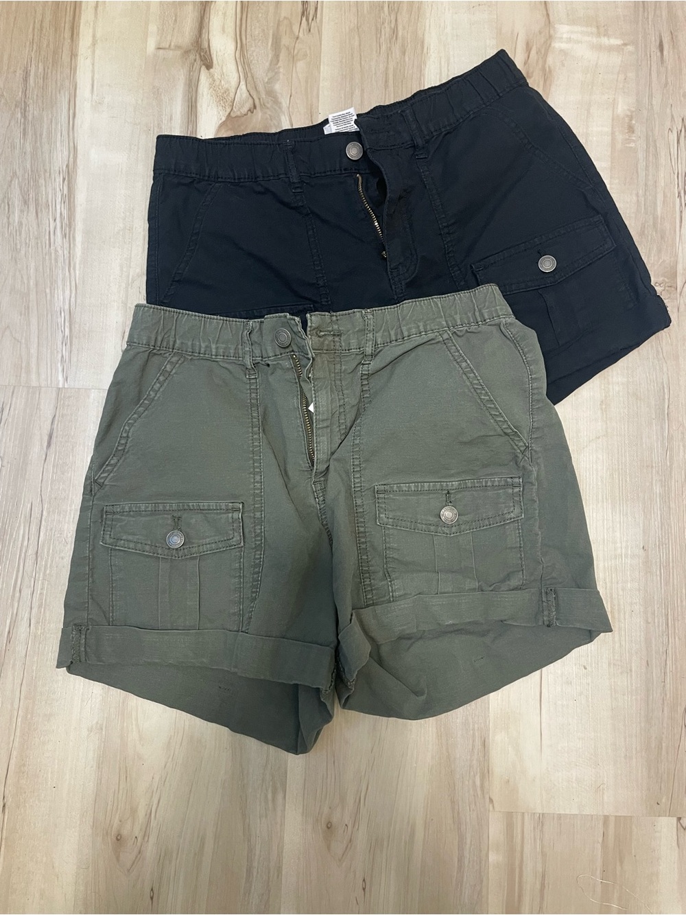 Utility Cotton Blend Shorts - Olive and black size 8
